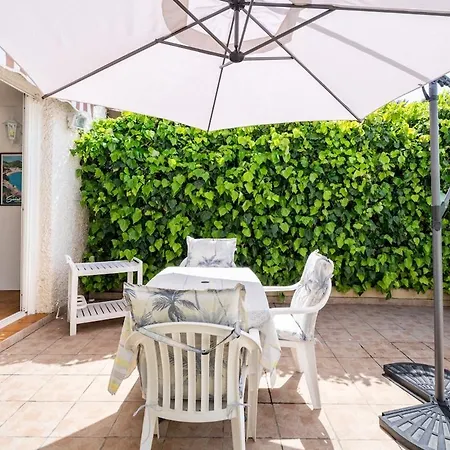 200m Terrasse Wifi Fibre Parking Apartman *